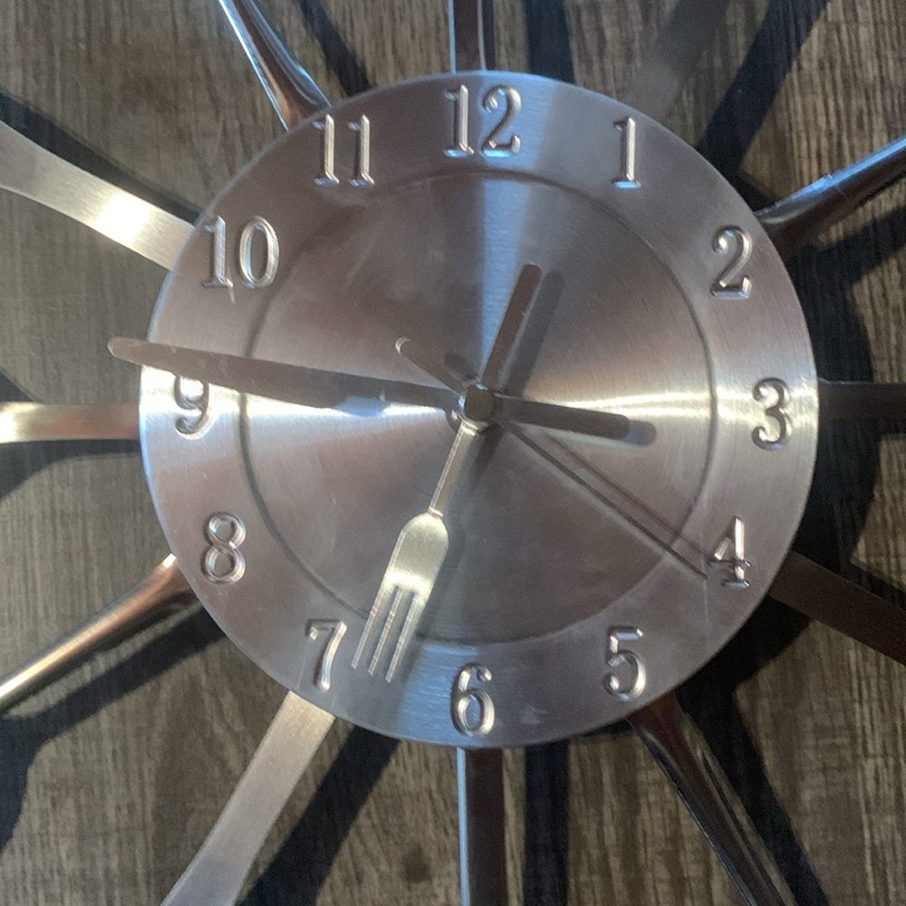 Silverware Clock - Picture 2 of 6